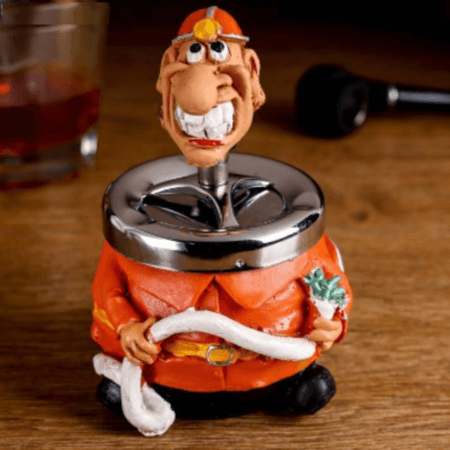 Пепельница бездымная "Пожарный", фигурная, 16 × 7 см